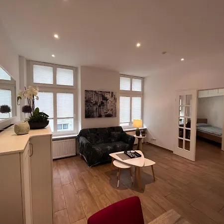 アパート Altbau Trifft Moderne, Neuwertige Komfortwohnung Fuer Bis 2 Personen *