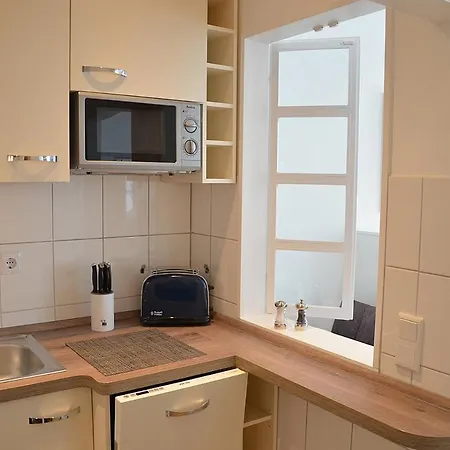Altbau Trifft Moderne, Neuwertige Komfortwohnung Fuer Bis 2 Personen