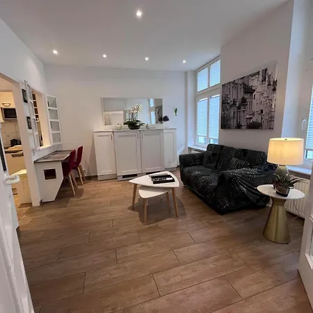 Altbau Trifft Moderne, Neuwertige Komfortwohnung Fuer Bis 2 Personen * ヴッパータール